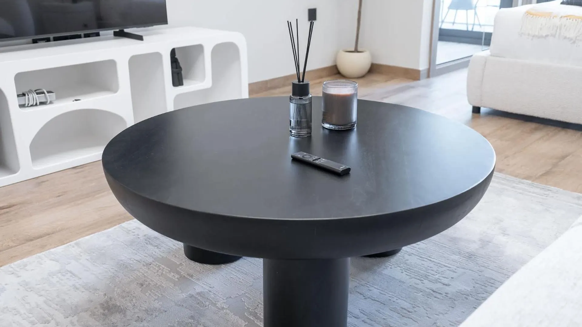 Bright & Airy Studio Perfect For 2 In Jvc Dubai Appartamento