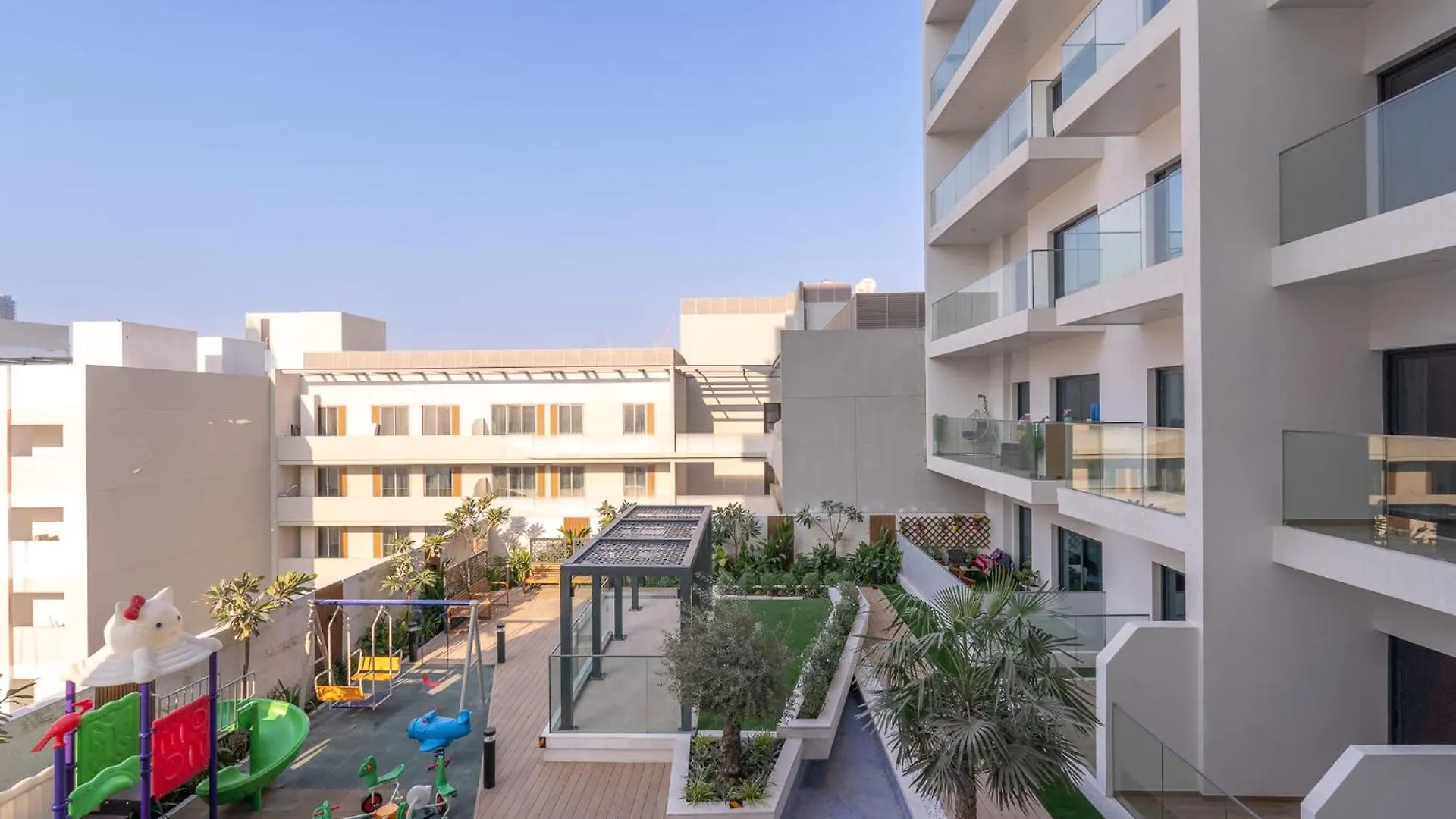 Bright & Airy Studio Perfect For 2 In Jvc Dubai Appartamento
