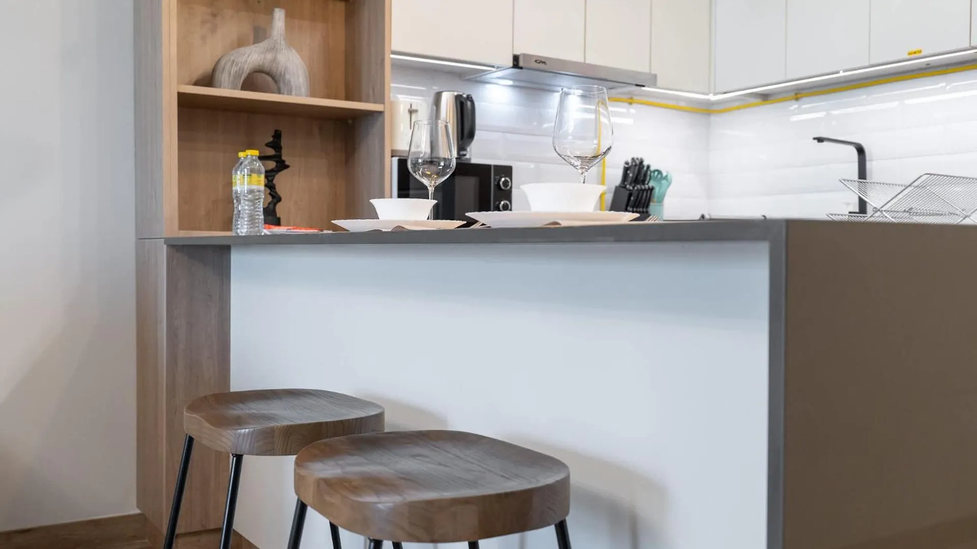 Bright & Airy Studio Perfect For 2 In Jvc Dubai Apartment